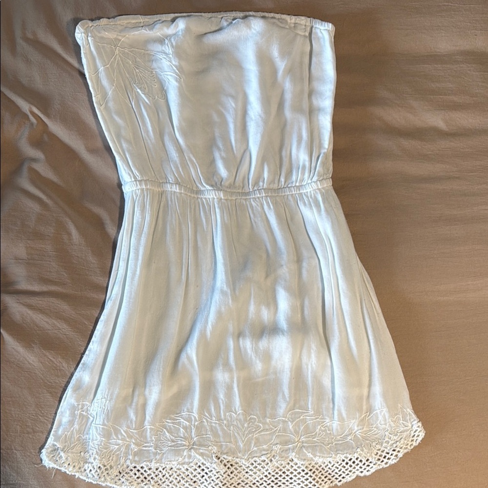 Rusty White Strapless Dress